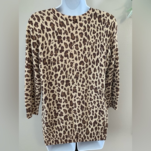 Covington Leopard Print Women's Cardigan - Picture 3 of 16